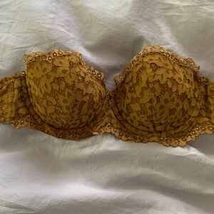 Victoria's Secret Lace Underwire Bra in Golden Brown